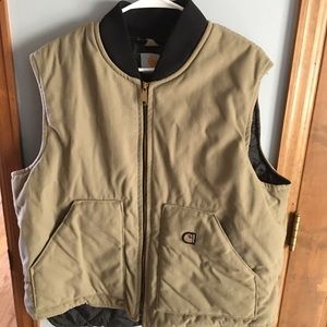 men’s carhartt vest like new!
